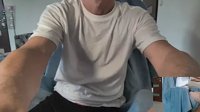 Snapshot of Sokarek chatting on 07.19.26 Sokarek online show from 07.19.26