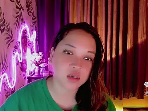 Snapshot of Sweet_coleen chatting on 03.28.26 Sweet coleen online show from 03.28.26