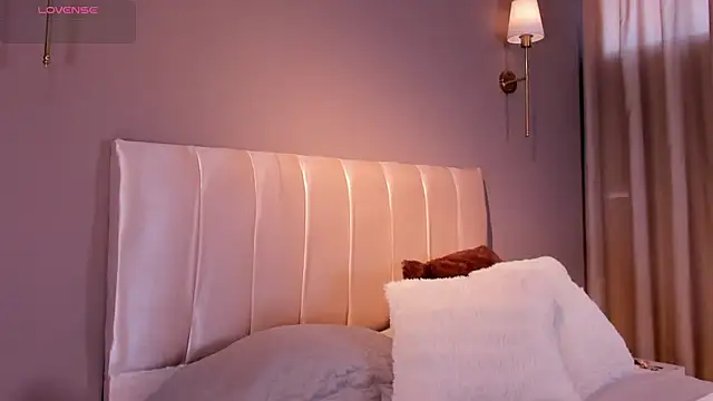 Agata Laurent  online show from 03.13.26