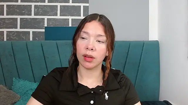 Snapshot of Sweet_kitty_05 chatting on 05.04.26 Sweet kitty 05 online show from 05.04.26