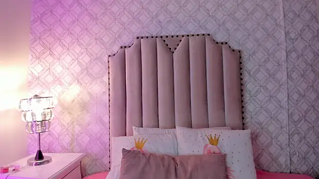 mika doll online show from 03.29.26