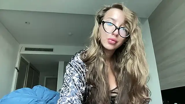 Kit kata online show from 04.18.26