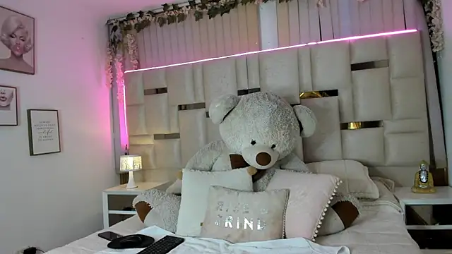 Hanna klover online show from 04.11.26