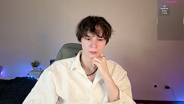 Snapshot of AnthonyCuutie chatting on 06.04.26 AnthonyCuutie online show from 06.04.26
