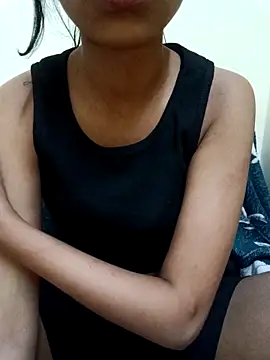 MAYA BED GIRL online show from 03.28.26