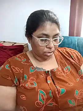 Snapshot of deepika-mallus chatting on 04.19.26 deepika-mallus online show from 04.19.26