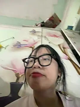 Snapshot of Leeeeiu chatting on 07.26.26 Leeeeiu online show from 07.26.26