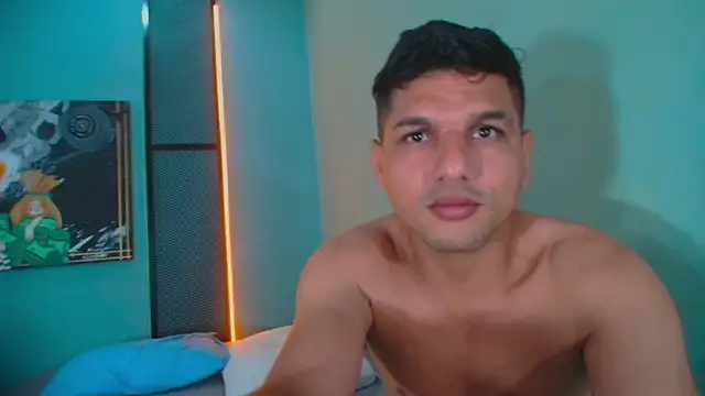 Snapshot of Hornyshow1 chatting on 04.11.26 Hornyshow1 online show from 04.11.26
