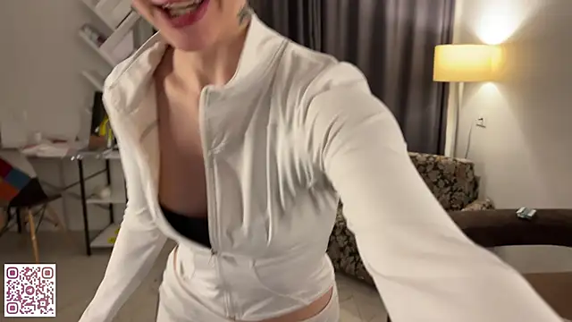 Snapshot of Lolatatee chatting on 05.15.26 Lolatatee online show from 05.15.26