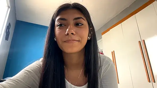 Snapshot of VeraGutschow chatting on 03.01.26 VeraGutschow online show from 03.01.26