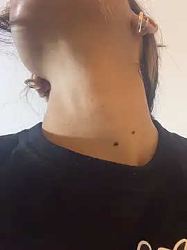 VioletaHills  online show from 04.06.26