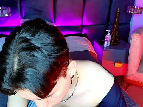 hollannd  online show from 04.14.26