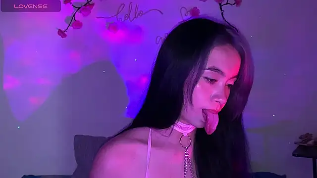 Snapshot of sweet_molly420 chatting on 05.16.26 sweet molly420 online show from 05.16.26