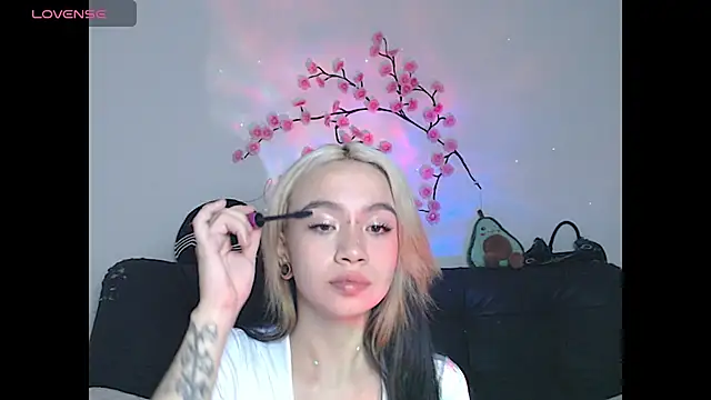 Snapshot of sweet_molly420 chatting on 06.18.26 sweet molly420 online show from 06.18.26