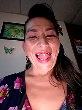 Lucia Rios online show from 05.06.26
