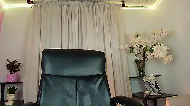 Snapshot of Andrejoness chatting on 07.23.26 Andrejoness online show from 07.23.26