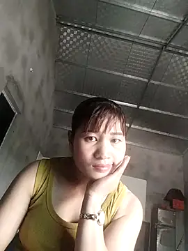 Snapshot of Lilinn_ chatting on 04.18.26 Lilinn online show from 04.18.26