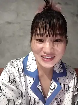 Snapshot of Lilinn_ chatting on 04.23.26 Lilinn online show from 04.23.26