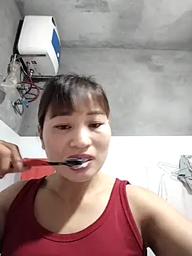 Snapshot of Lilinn_ chatting on 04.24.26 Lilinn online show from 04.24.26
