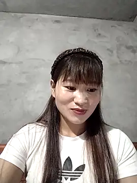 Snapshot of Lilinn_ chatting on 04.28.26 Lilinn online show from 04.28.26