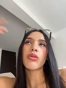 Mia-villalobos online show from 03.11.26