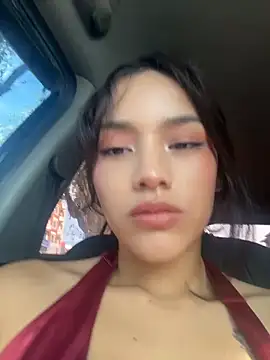 Snapshot of Mia-villalobos chatting on 05.19.26 Mia-villalobos online show from 05.19.26