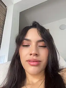 Snapshot of Mia-villalobos chatting on 05.21.26 Mia-villalobos online show from 05.21.26