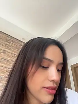 Snapshot of Mia-villalobos chatting on 05.29.26 Mia-villalobos online show from 05.29.26