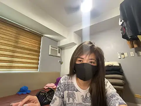 strawberryblossom93 online show from 03.22.26