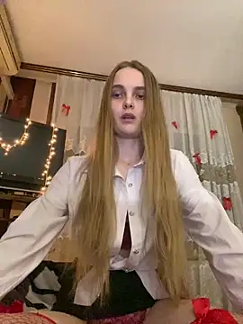 Snapshot of LunaVey chatting on 06.09.26 LunaVey online show from 06.09.26