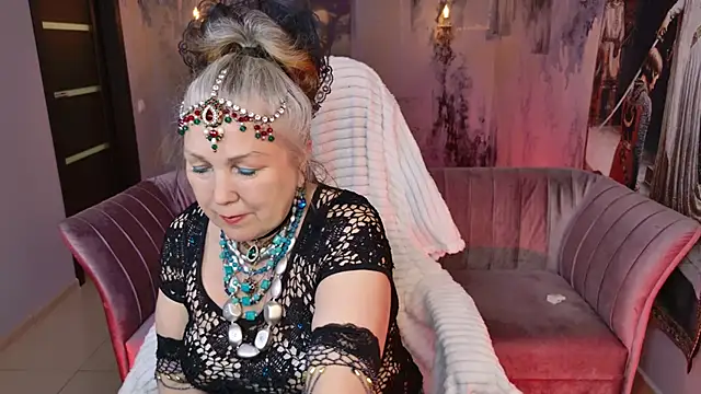 LilaMaharani online show from 04.14.26