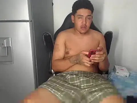 Snapshot of simonxxxlbear chatting on 02.28.26 simonxxxlbear online show from 02.28.26