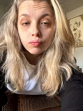 Snapshot of imkhloe chatting on 03.09.26 imkhloe online show from 03.09.26