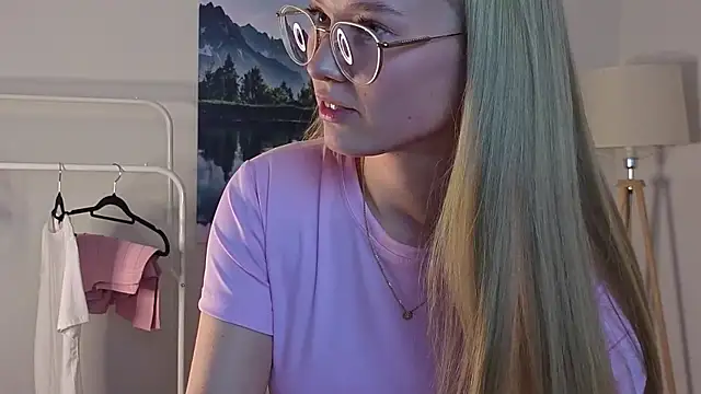 Snapshot of RethaSteimer chatting on 03.03.26 RethaSteimer online show from 03.03.26