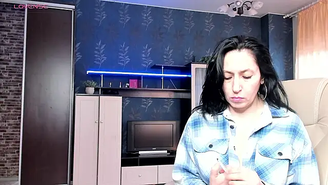 Snapshot of Lucky_Milf chatting on 03.06.26 Lucky Milf online show from 03.06.26