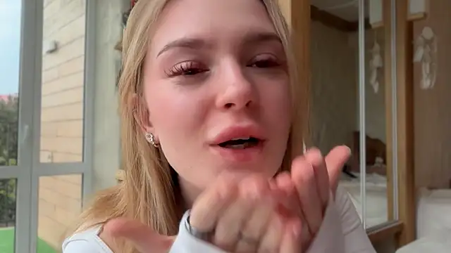 cyberl0ve  online show from 04.18.26