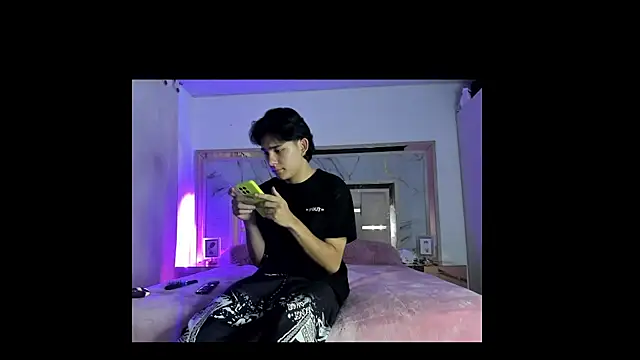 Snapshot of monky_0002 chatting on 03.12.26 monky 0002 online show from 03.12.26