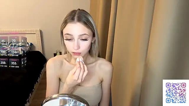 Snapshot of ClonedAge chatting on 03.27.26 ClonedAge online show from 03.27.26