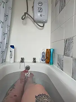 BeeMay22 online show from 04.04.26