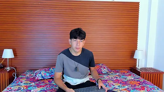 peakk twiinns online show from 04.12.26