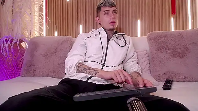 Max Hader  online show from 03.06.26