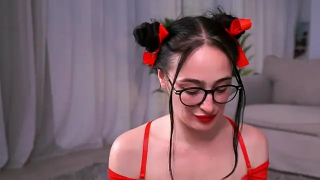Snapshot of KaelisRose chatting on 05.27.26 KaelisRose online show from 05.27.26