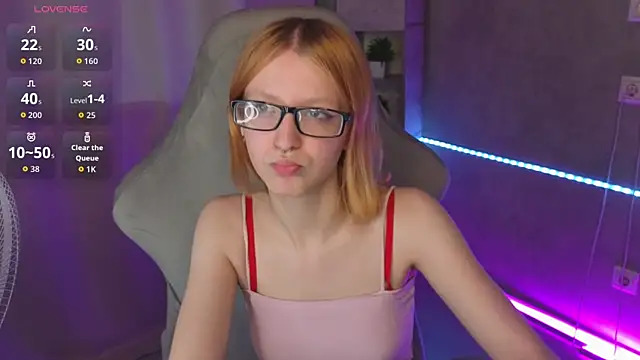 Snapshot of Emma_Dusk chatting on 06.28.26 Emma Dusk online show from 06.28.26