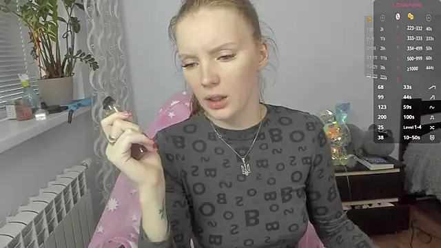 Mary Blu online show from 10.27.25