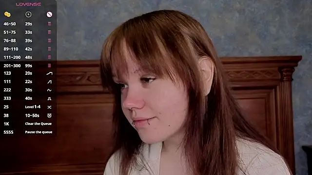 Snapshot of LeahAllsop chatting on 05.29.26 LeahAllsop online show from 05.29.26
