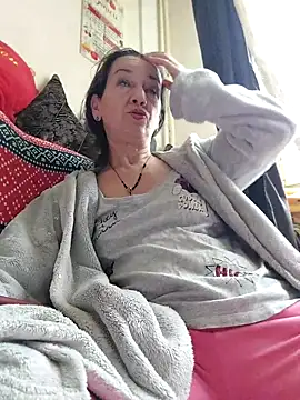 anayss17 online show from 04.14.26