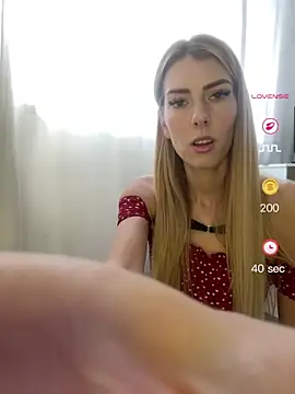 SoniaXOXO online show from 04.26.26