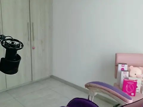 SarahMoonXO online show from 03.11.26