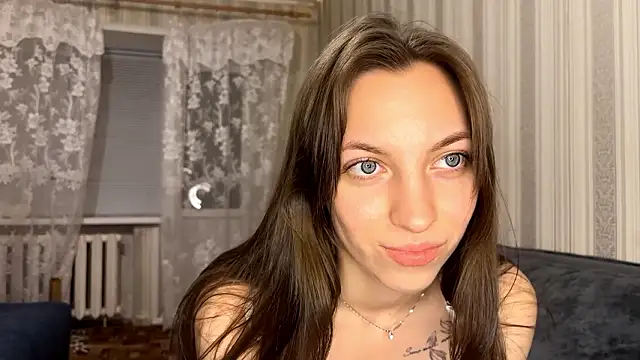 Snapshot of YangReifer chatting on 03.02.26 YangReifer online show from 03.02.26