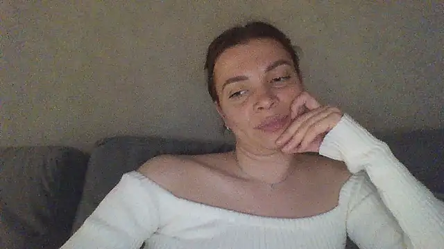 Luna2547 online show from 04.26.26